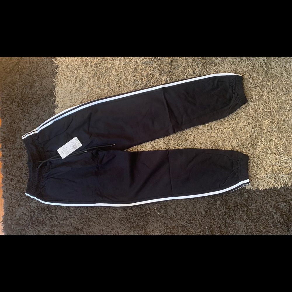 Women’s joggers. Size small